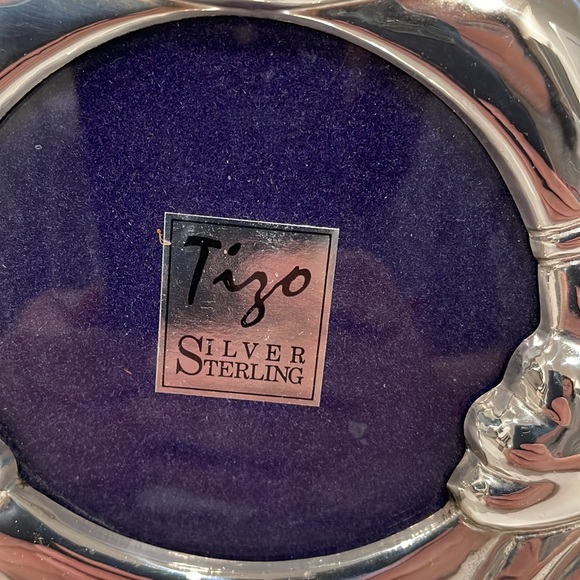Tizo 3 Inch Round Sitting Teddy Sterling Silver Picture Frame. Made in I… - Picture 3 of 5